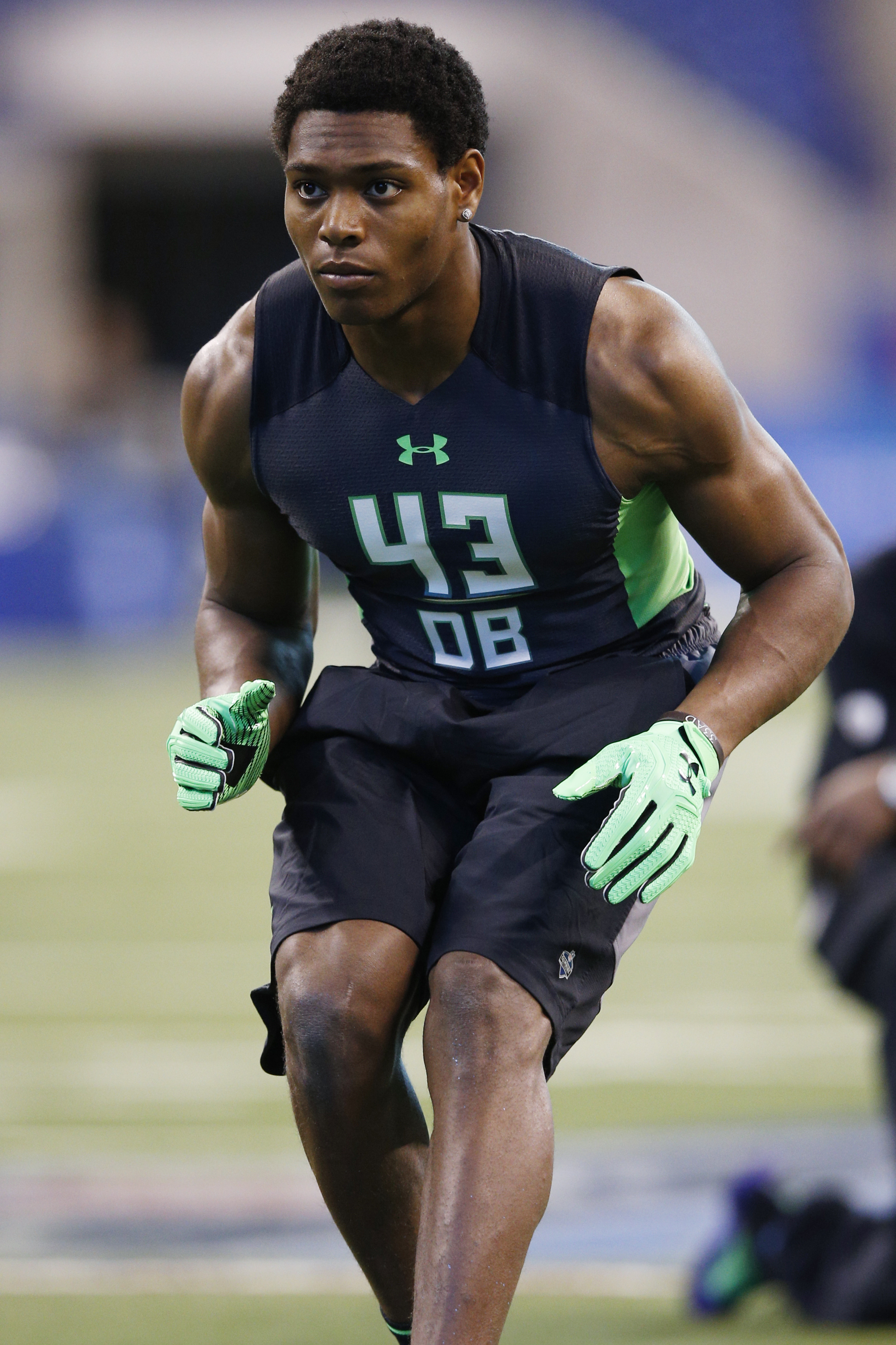INDIANAPOLIS, IN - FEBRUARY 29: Defensive back Jalen Ramsey of Florida State participates in a drill during the 2016 NFL Scouting Combine at Lucas Oil Stadium on February 29, 2016 in Indianapolis, Indiana. (Photo by Joe Robbins/Getty Images)